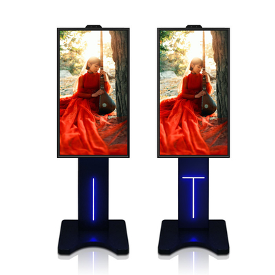 Pubblicità LCD verticale del chiosco AC100-240v 2500cd/M2 del pannello AGLR di IPS